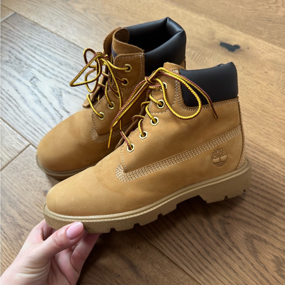 Timberland Children's 6-Inch Waterproof Boot - Wheat Nubuck - Size 1.5 - EUC - Picture 3 of 9